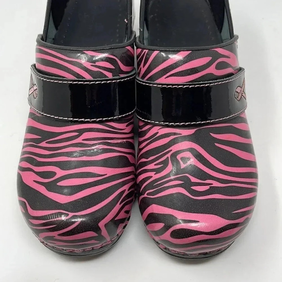 Sanita Breast Cancer Zebra pink Professional Clogs - Picture 2 of 10